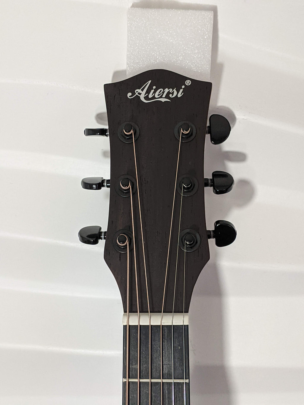 Aiersi Dreadnought Guitar with Solid Spruce Top- Free Heavy Gig Bag Brand New