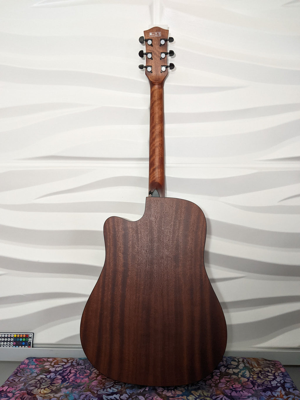 Aiersi Dreadnought Guitar with Solid Spruce Top- Free Heavy Gig Bag Brand New