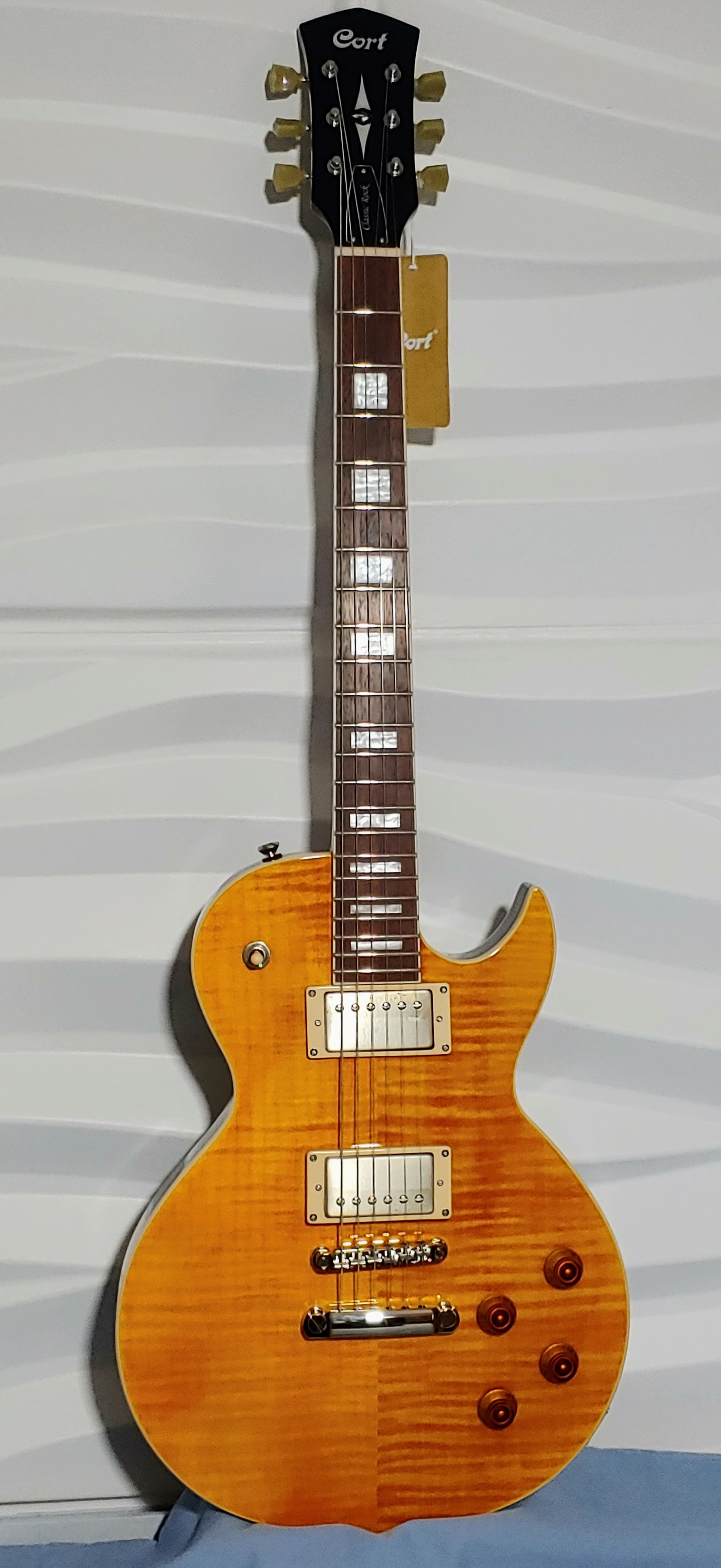 Cort Classic Rock CR250 Antique Transparent Amber Electric Guitar