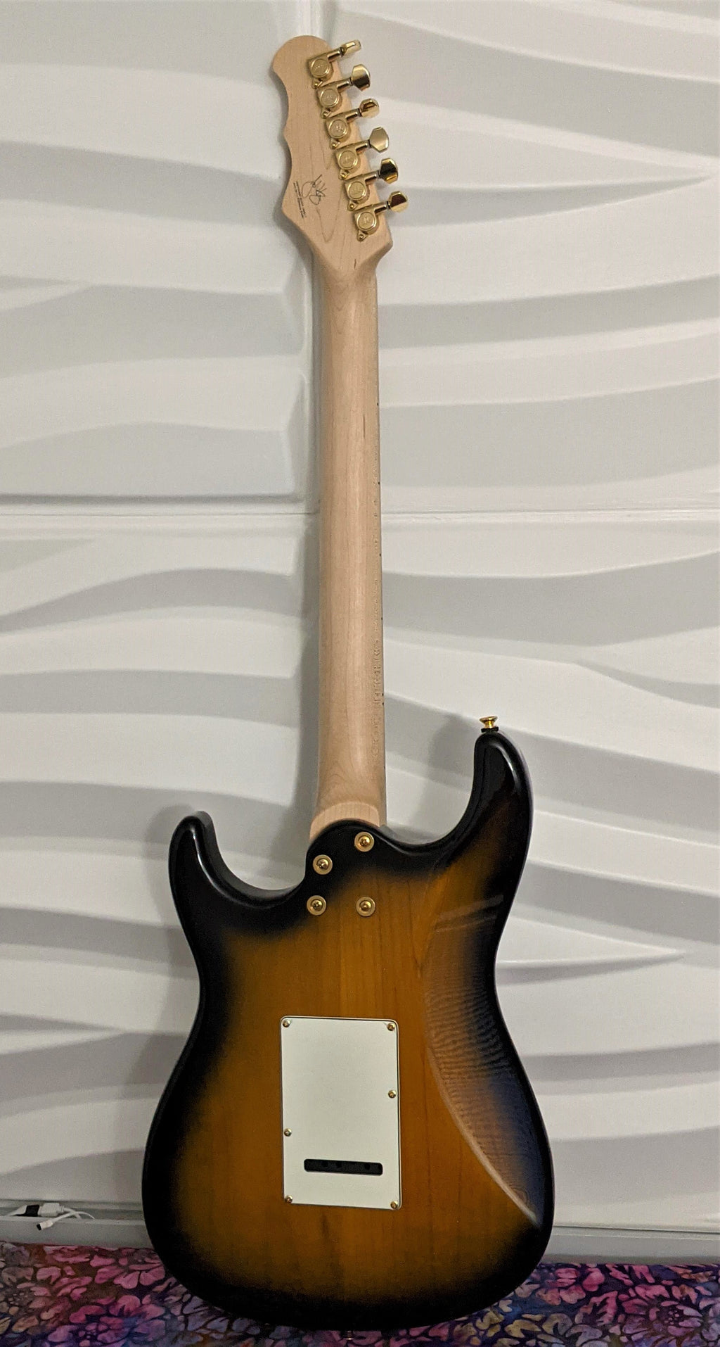 Fret King Corona JV John Verity Electric Guitar Sunburst w/Fret King Heavy Gig Bag