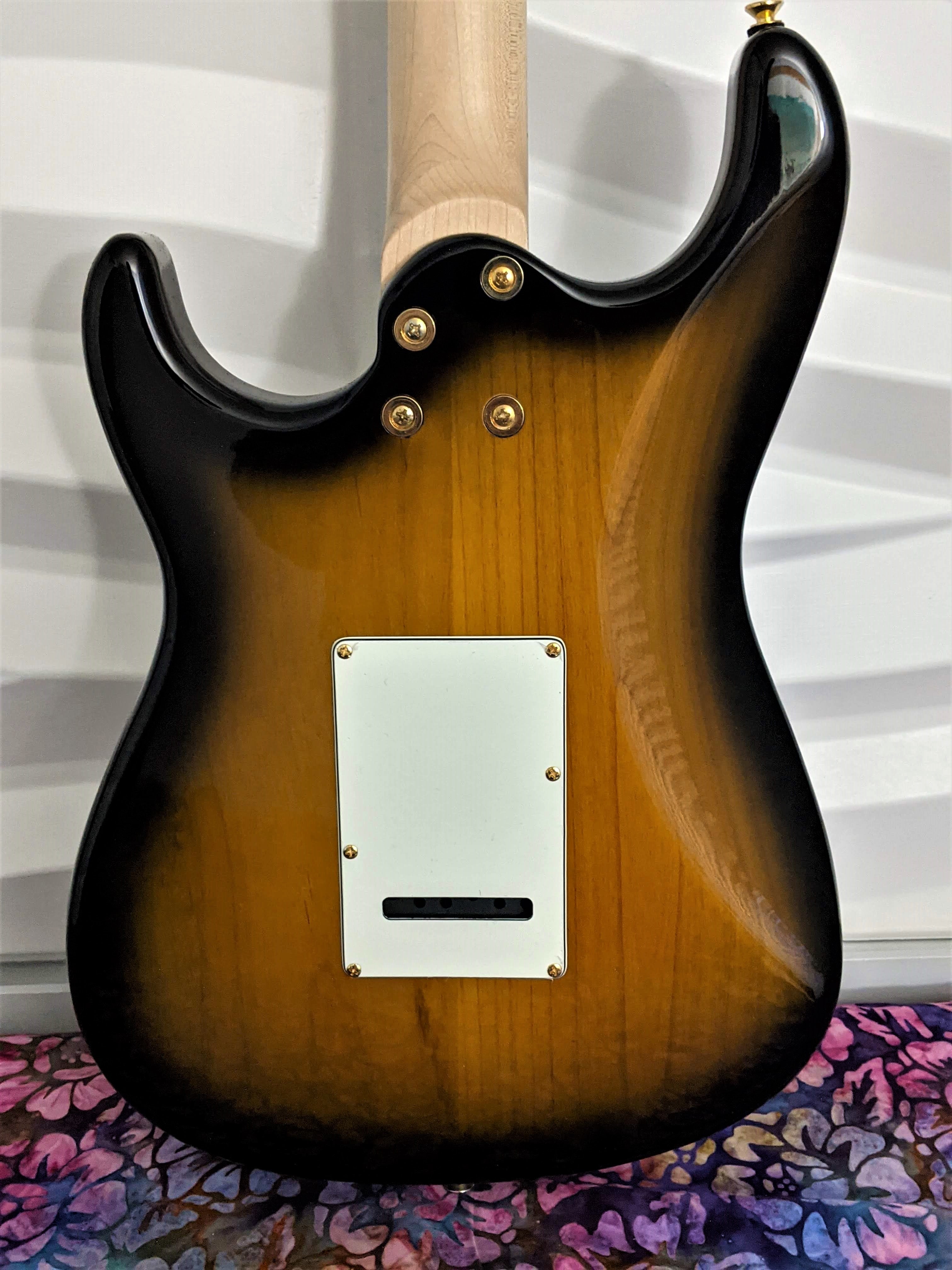 Fret King Corona JV John Verity Electric Guitar Sunburst w/Fret King Heavy Gig Bag