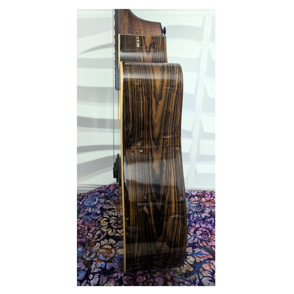 LAG Tramontane Bearclaw Top HyVibe Cutaway Acoustic Electric Smart Guitar THV30DCE