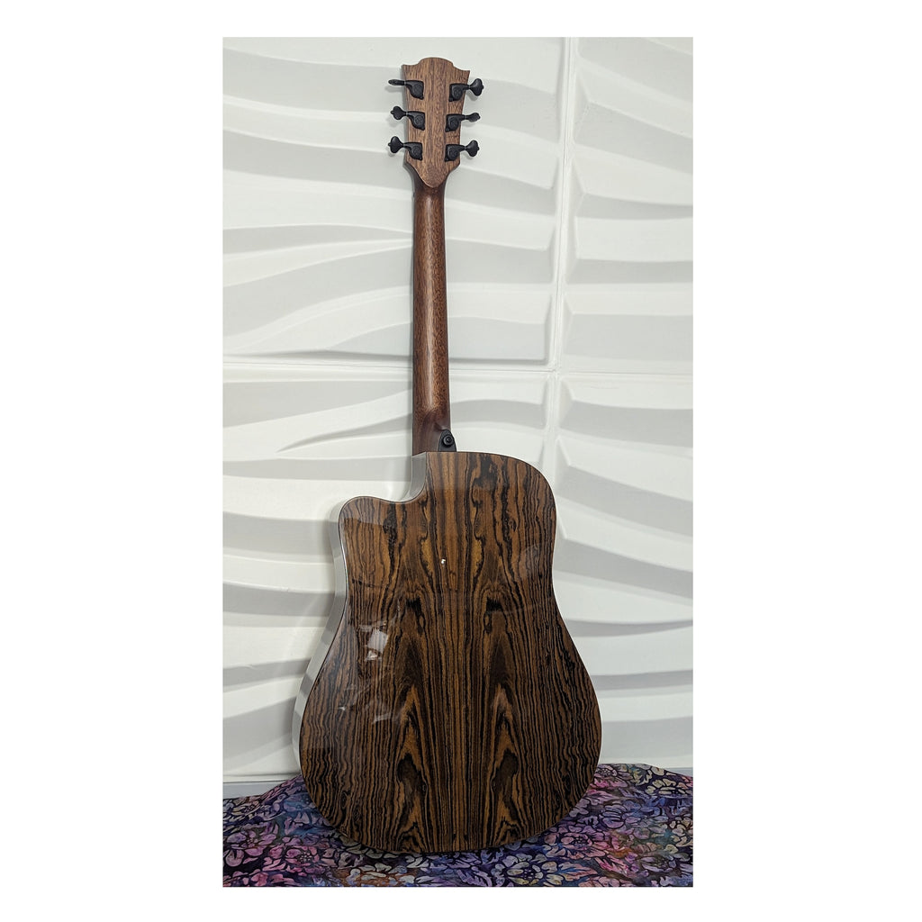 LAG Tramontane Bearclaw Top HyVibe Cutaway Acoustic Electric Smart Guitar THV30DCE